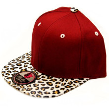 Customized Design Snapback Hut mit Leopard Lederkrempe